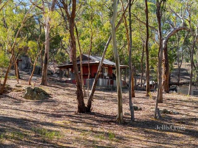 10 Acre Native Bushland Retreat with Glamping Shack
