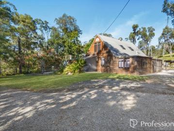 10 Acres with Gold Coast Views