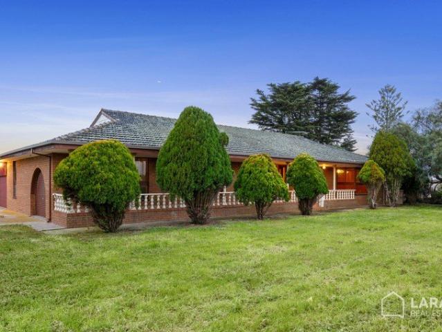 10 Acres of Lifestyle Living