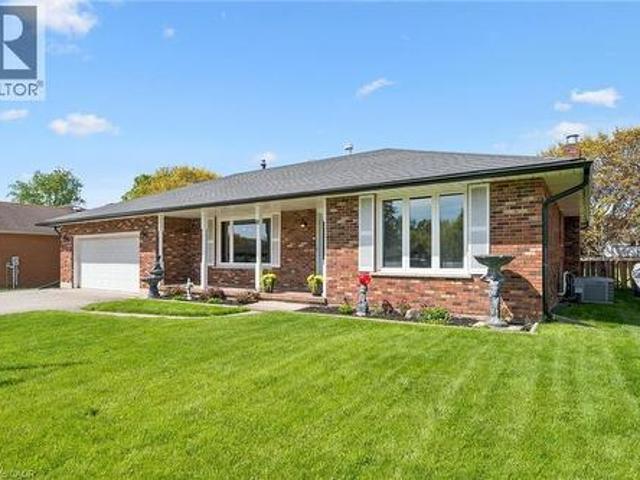 10 Alexander Avenue, Tillsonburg, ON, N4G 2X9 house for sale | Listing ID 40825 | Royal LePage