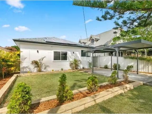 10 Alexandra Street, Umina Beach House for rent Listed by Sum.
