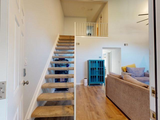 10 Amesworth Court