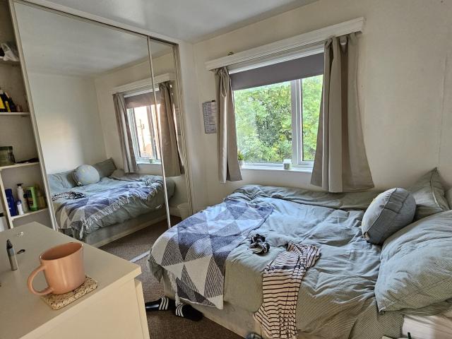 10 Ash Crescent, Headingley