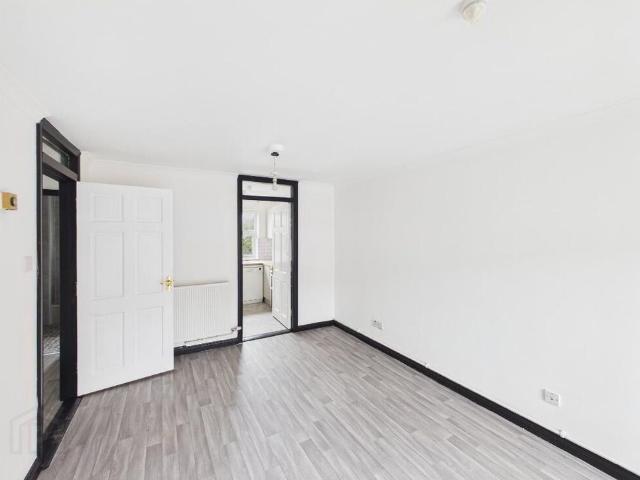 10 Ashburne Place, Belfast, BT7 1SE
