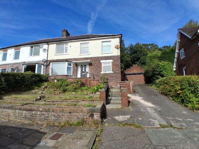 10 Assheton Road, Blackburn BB2 3 bed semi detached house to rent £2,000 pcm £462 pw