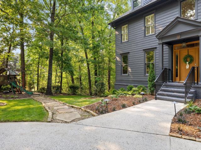 10 Balfour Court