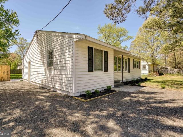 10 Bay View Avenue