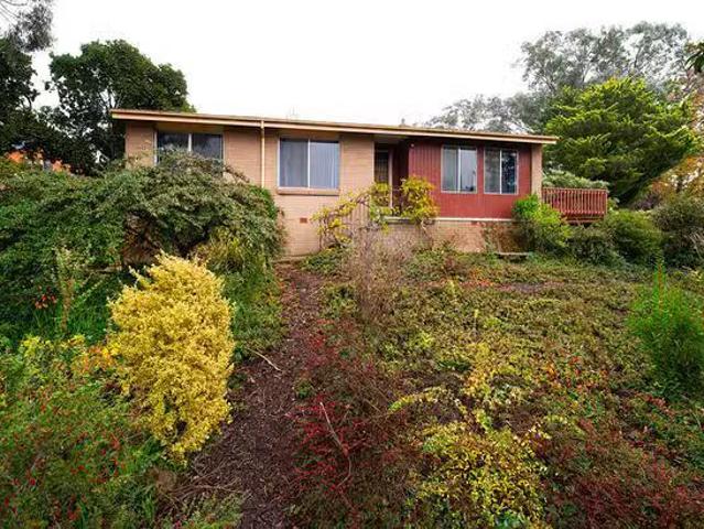 10 Bennelong Crescent, Macquarie, ACT 2614