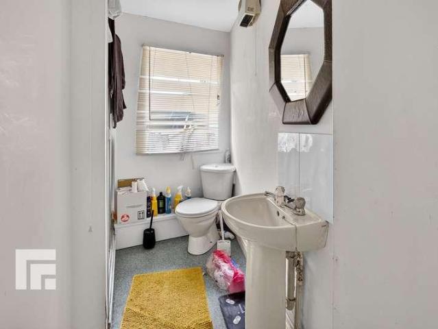10 bed flat for sale