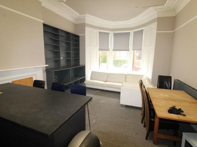 10 Bed Flat, Kersland Street, G12