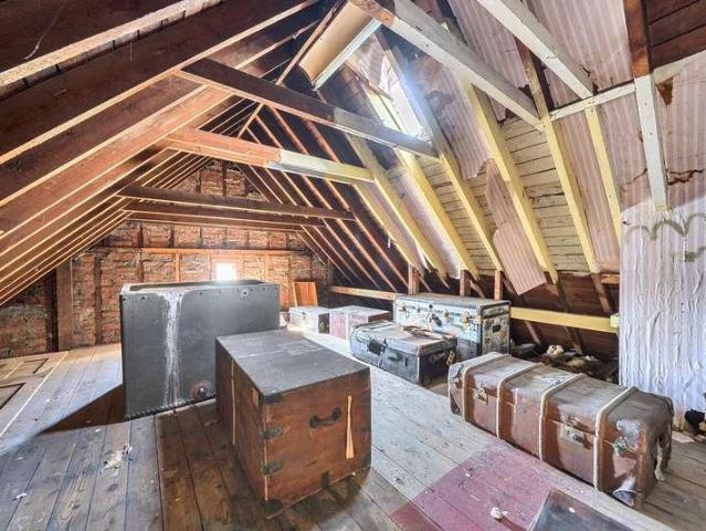 10 bed house for sale