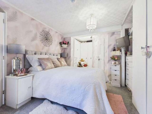 10 bed house for sale