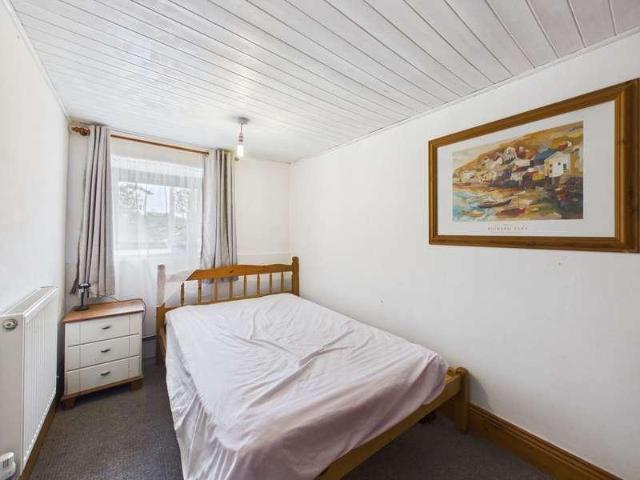 10 bed house for sale
