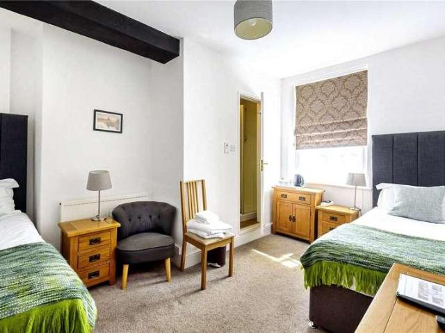 10 bed house for sale