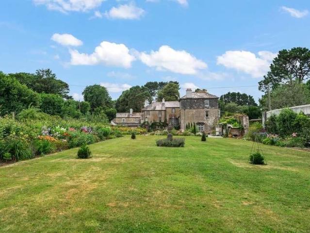 10 bed house for sale
