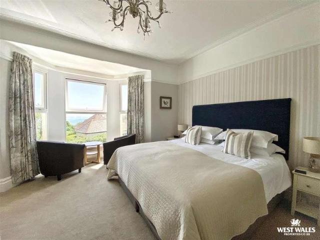 10 bed house for sale