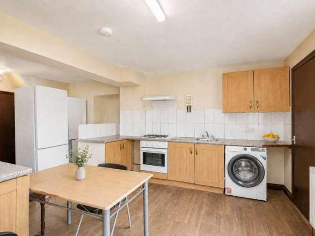 10 bed house for sale