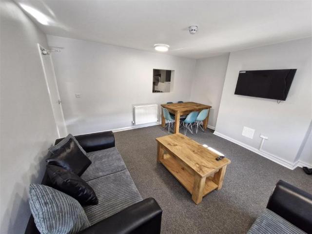 10 bedroom apartment to rent