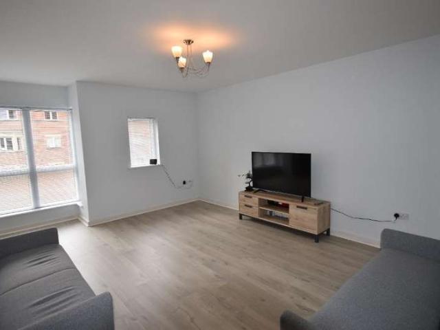 10 Bedroom Apartment Flat