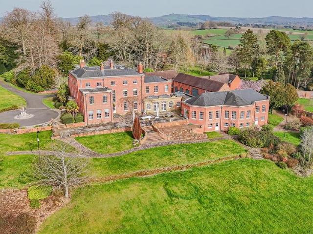 10 bedroom detached house for sale