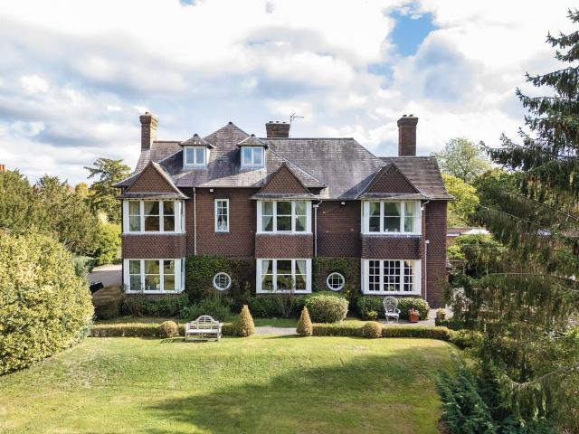 10 bedroom detached house for sale