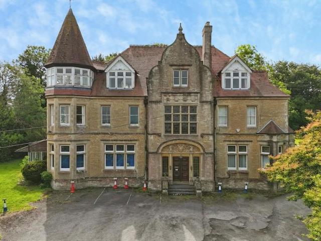 10 bedroom detached house for sale
