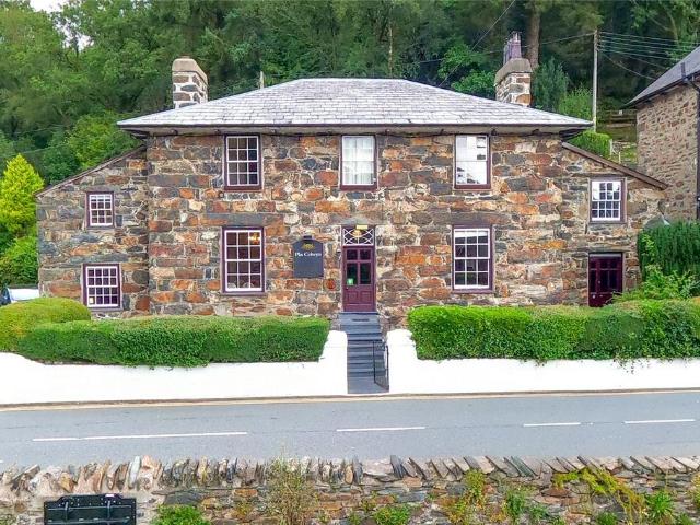10 bedroom detached house for sale