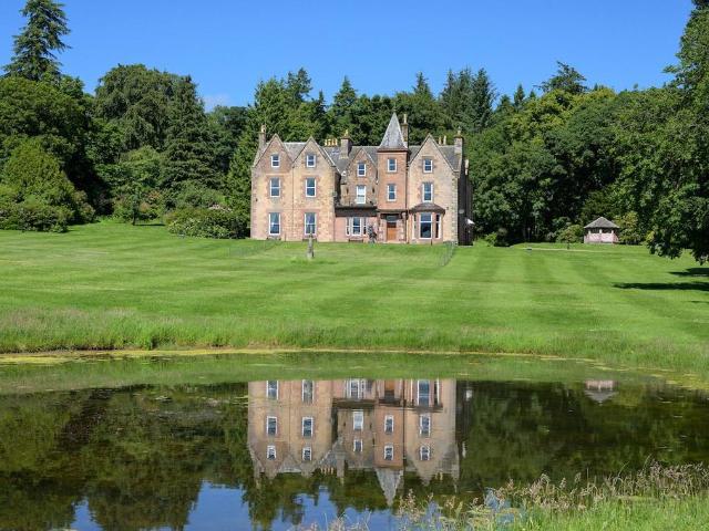 10 bedroom detached house for sale