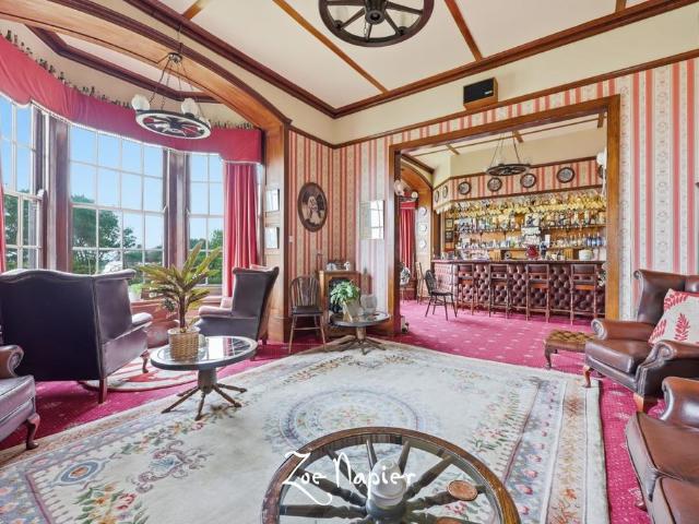 10 bedroom detached house for sale