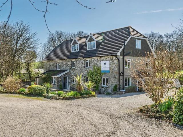 10 bedroom detached house for sale