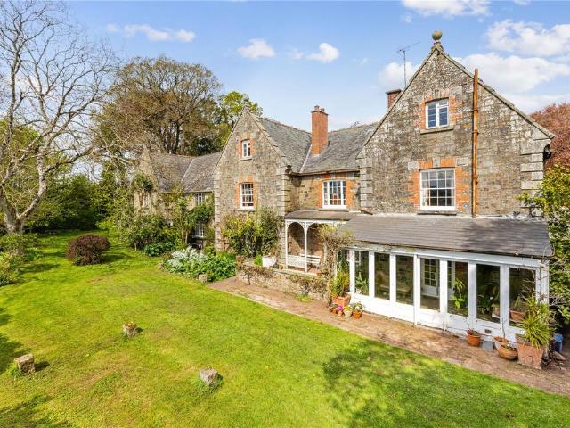 10 bedroom detached house for sale
