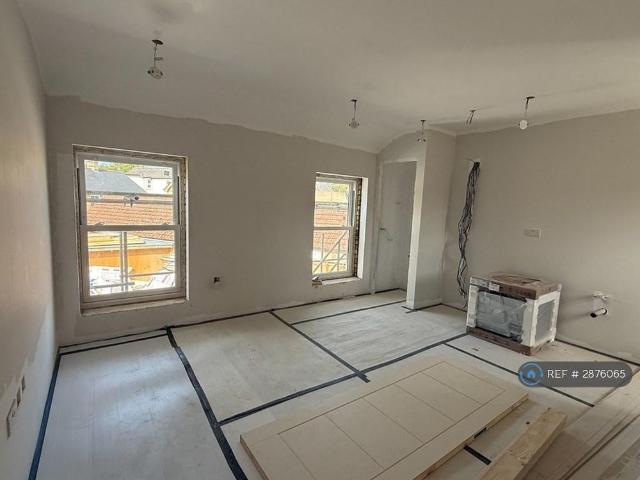 10 bedroom detached house to rent