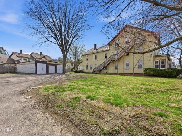 10 bedroom, Easthampton MA 01027 104540061