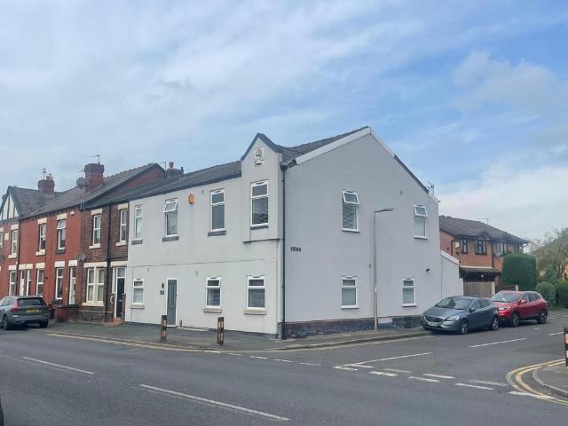 10 bedroom end of terrace house for sale