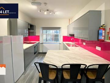 10 bedroom end of terrace house to rent