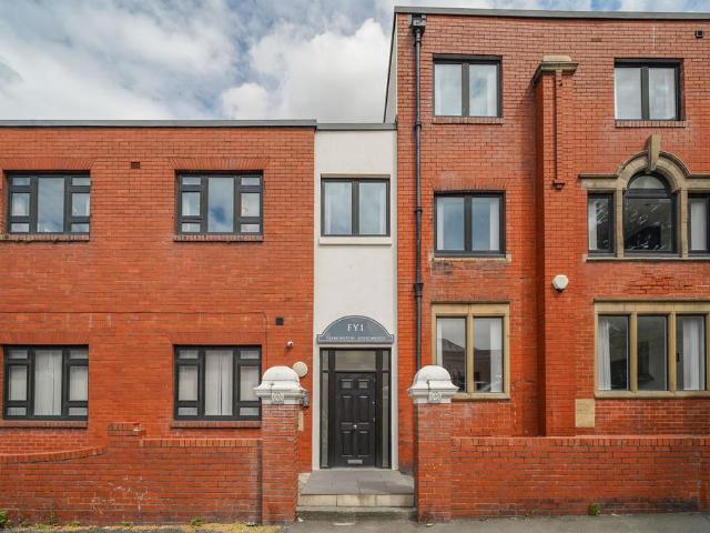 10 bedroom flat for sale