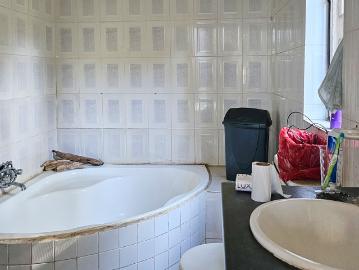 10 Bedroom House For Sale in Margate
