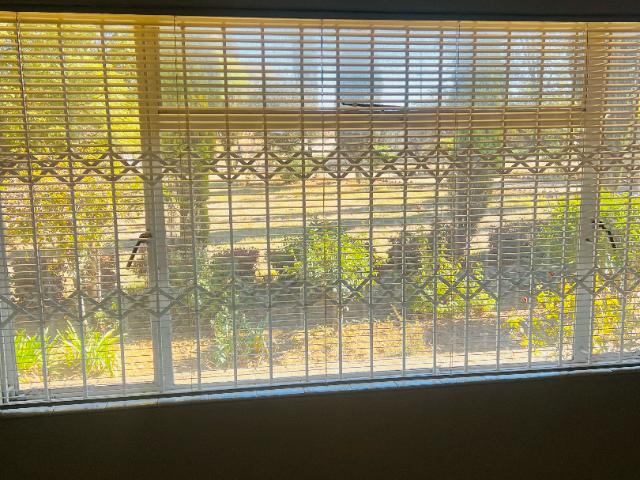 10 Bedroom House For Sale in Middelvlei AH