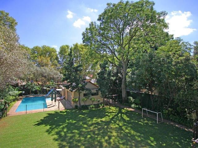 10 Bedroom House For Sale in Orchards