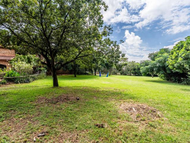 10 Bedroom House For Sale in Randjesfontein AH