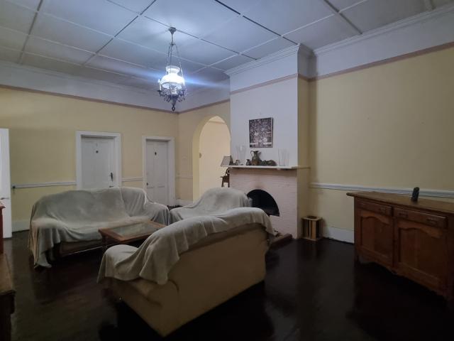10 Bedroom House For Sale in Scottsville
