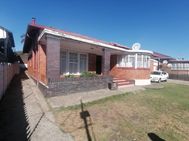 10 Bedroom House For Sale in The Hill
