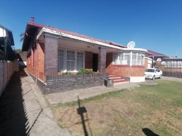 10 Bedroom House For Sale in The Hill