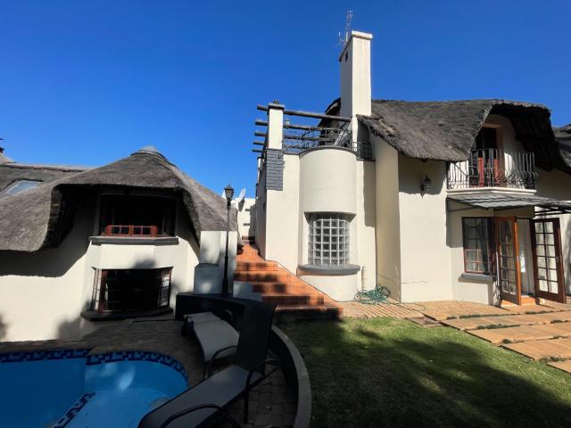 10 Bedroom House For Sale in Waterkloof Ridge