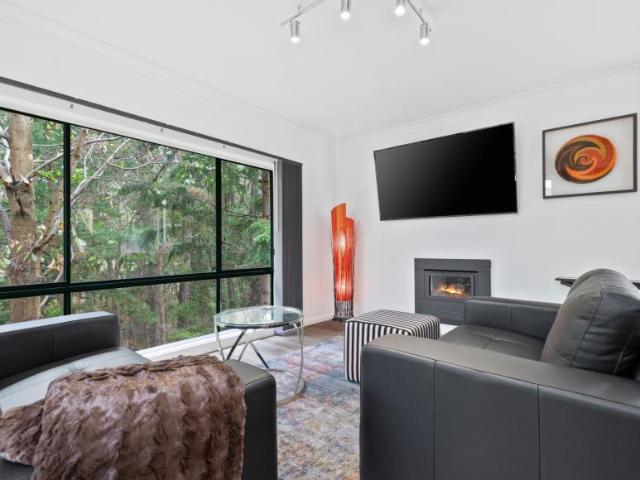 10 Bedroom House HEPBURN SPRINGS VIC 104954414