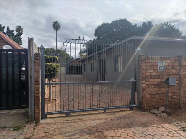 10 Bedroom House To Let in Pretoria North