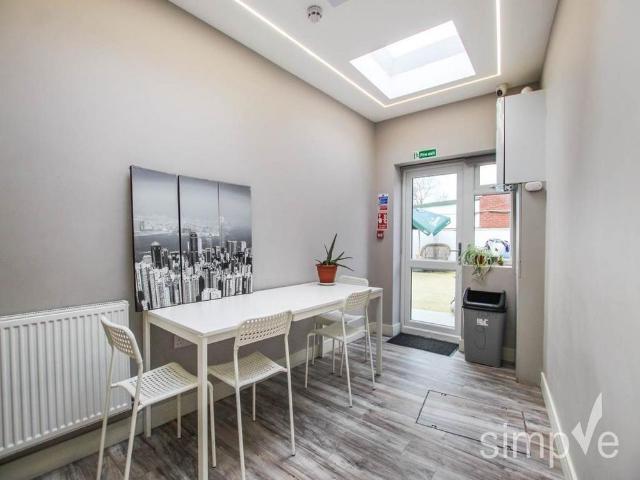 10 bedroom house to rent