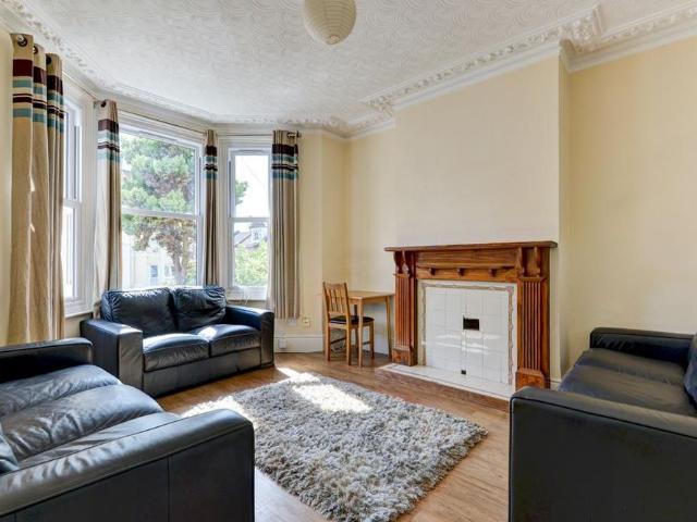 10 bedroom house to rent