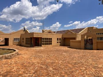 10 Bedroom House To Rent in Valley Settlements AH