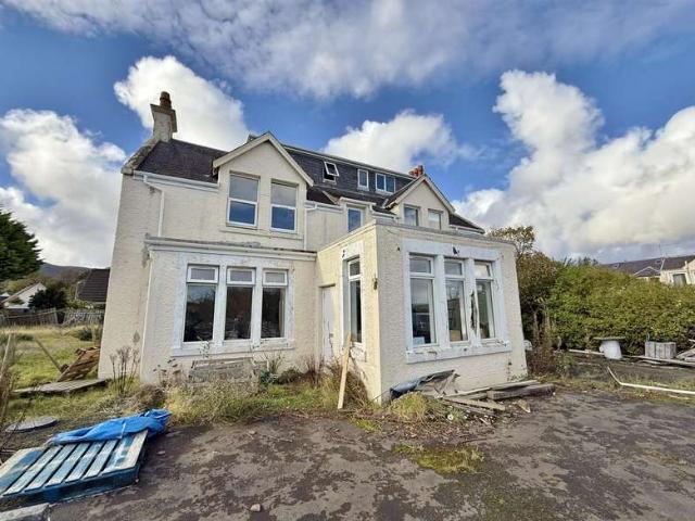 10 Bedroom House